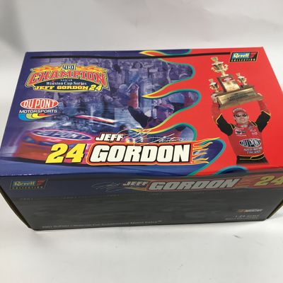 Jeff Gordon #24 DuPont 2001 Champion Diecast