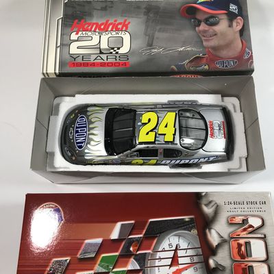 Jeff Gordon #24 DuPont Hendrick Motorsports