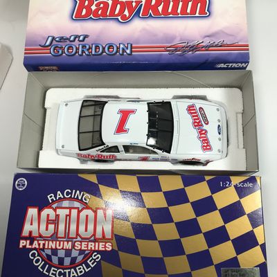 Jeff Gordon #1 Baby Ruth 1992 Ford Taurus LE