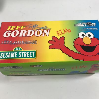 Jeff Gordon #24 Foundation Sesame Street Elmo