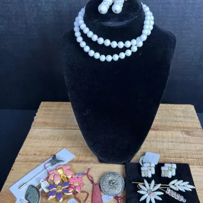 Vintage Costume Jewelry Lot - White Bead Choker, Enamel & Flower Brooches, 9 Pcs