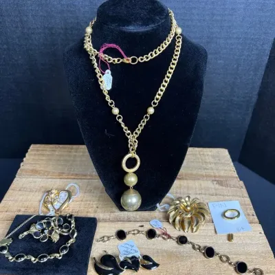 Vintage Gold-Tone & Black Enamel Jewelry Lot - Pendant Necklace, Brooches, 7 Pcs