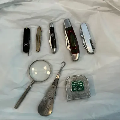 Vintage Pocket Knives, Shoe Horn, Magnifier & Lufkin Tape Set