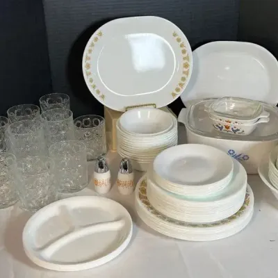 Vintage Corelle Butterfly Gold Dinnerware, Pyrex Shakers & Glassware Lot