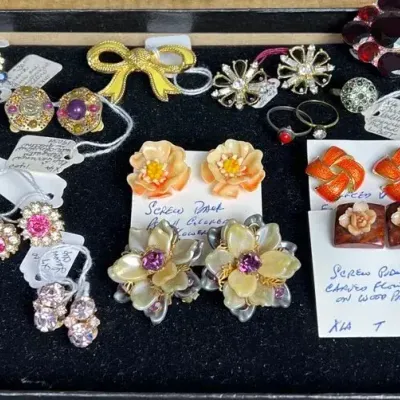 Vintage Costume Jewelry Tray Lot - Enamel Flowers, Rhinestones, 15+ Pcs