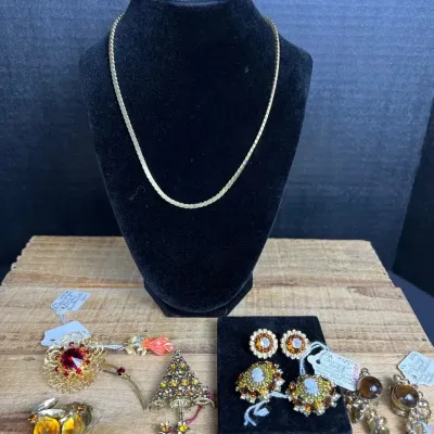Vintage Autumn-Tone Jewelry Lot - Herringbone Chain, Topaz Rhinestones, 7 Pcs