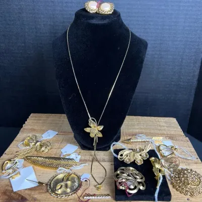 Vintage Gold-Tone Jewelry Lot - Flower Pendant Necklace, Brooches, 15 Pcs