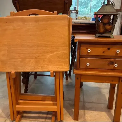 Set Of Tv Trays And Small Rustic Table 