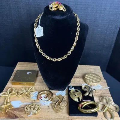 Vintage Trifari & Monet Gold-Tone Jewelry Lot - Chain Necklace, Brooches, 13 Pcs