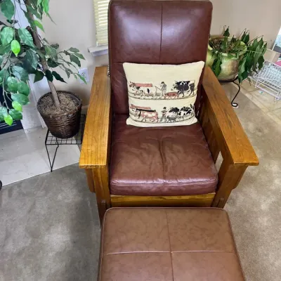 Mission Style Oak & Brown Leather Recliner Lounge Chair with Matching Ottoman