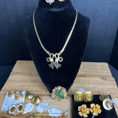 Vintage Kramer & Napier Gold-Tone Jewelry Lot - Ribbon Choker, Jade Glass, 10 Pcs