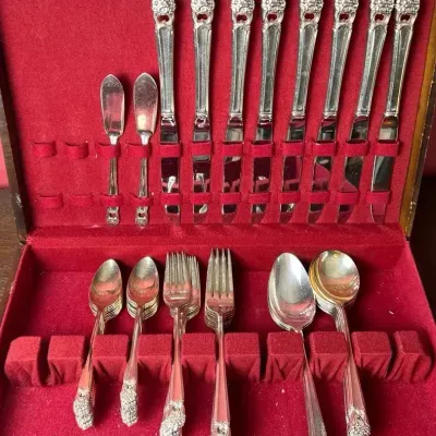 Vintage 1847 Rogers Bros "Eternally Yours" Silverplate Flatware Service Set with Canteen Chest