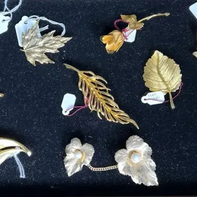 Vintage Gold-Tone Botanical Brooch Lot - Leaves & Florals, 10 Pieces