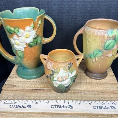 Vintage 1943 Roseville Magnolia Pottery 3-Piece Lot - Coral & Gold Matching Set