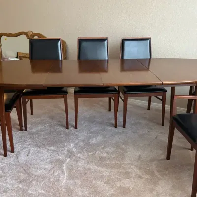 1967 Dillingham MCM Walnut Dining Table + 6 Chairs with Naugahyde Upholstery 