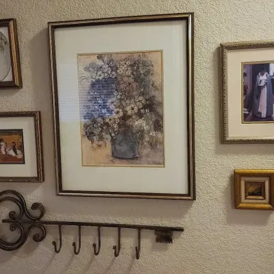 (5) Framed Prints & Skeleton Key Shaped Metal Wall Decor