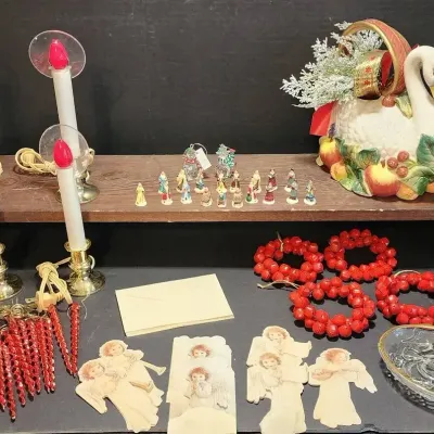 Christmas Decor (Fitz & Floyd Swan, Miniature Ornaments, Window Candles & More) 