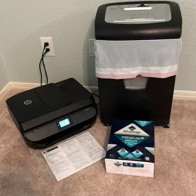 Lg Staples Paper Shredder and HP Office Jet 5258 Printer/Scanner