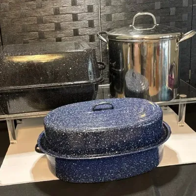 Vintage Granite Wear Roasters and Newer Stainless Stock Pot