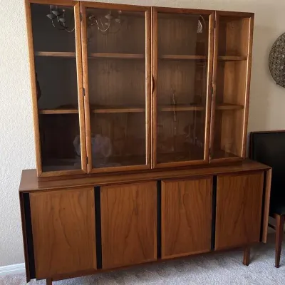 1967 Dillingham MCM Walnut China Cabinet (2 Pc)