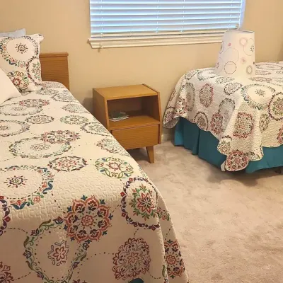 100% Cotton Twin Quilts & Pillow Cases, Plus Bedskirts, Shade, And Sequined Pillows