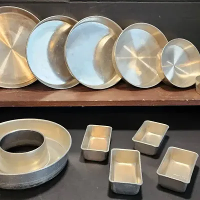 (11 Pc. Variety) Vintage Aluminum Baking Collection