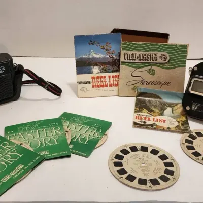 View-Master Stereoscope w/6 Reels and Yashica 35mm Camera w/Custom Leather Case