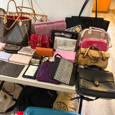 Sale Photo Thumbnail #3: Designer purses