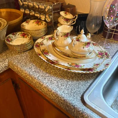 Sale Photo Thumbnail #7: Royal Albert "Old Country Roses" Bone China