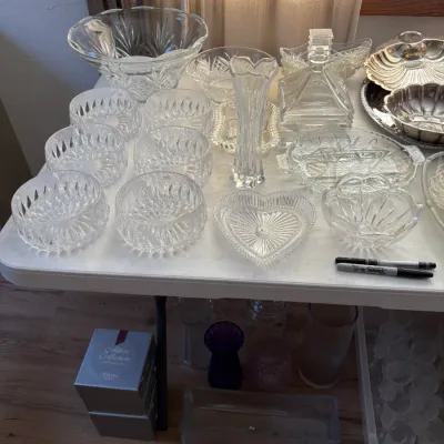 Sale Photo Thumbnail #57: Crystal and glassware