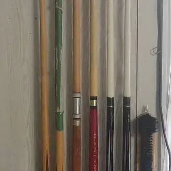 Wall Hanging Cue Rack With Contents