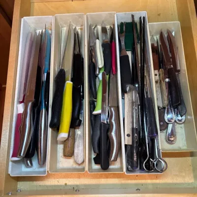 Assorted Kitchen Knives 