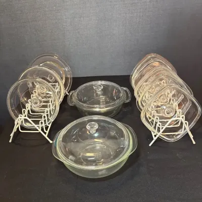 Covered Pyrex/Anchor Casserole Dishes With Assorted Lids