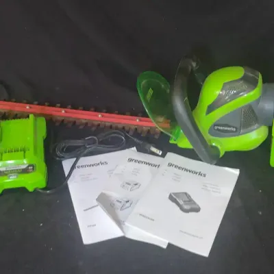 Greenworks 40v Hedge Trimmer With Charger