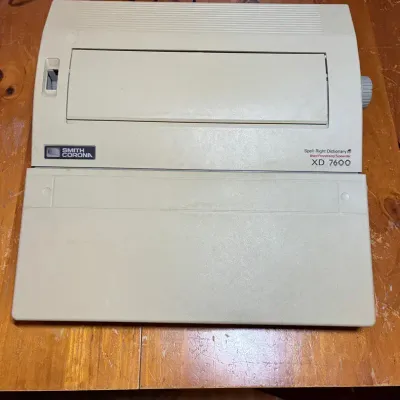 XD 7600 Word Processing Typewriter 