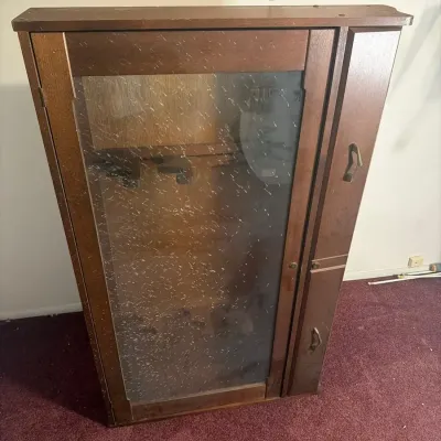 Wooden Gun And Rifle Display Cabinet 