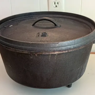 Lodge Cast Iron Dutch Oven 