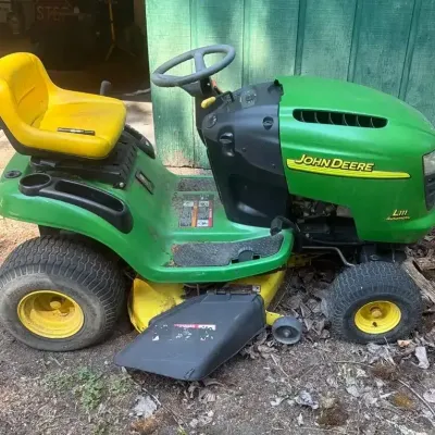 John Deere Residential Lawn Tractor 