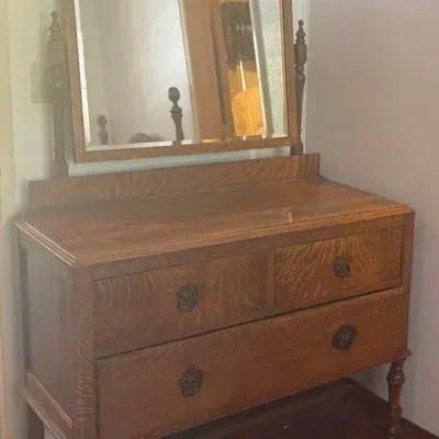 Antique Oak Dresser with Beveled Mirror & Ornate Hardware – c. 1910–1925