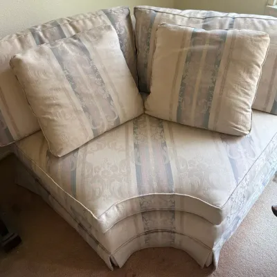 Oversized Curved Corner Chair – Damask Upholstery with Accent Pillows