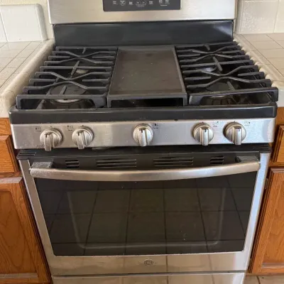 GE Stainless Steel 5-Burner Gas Range with Convection Oven & Center Griddle