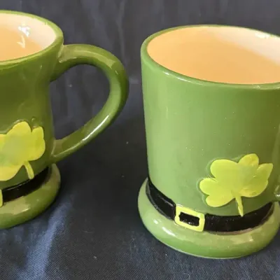 Pair of St. Patrick’s Day Leprechaun Hat Mugs – Shamrock Ceramic Cups
