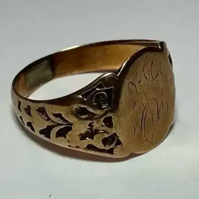10k Gold Signet Ring (Size 10.75) (5.31 Grams)