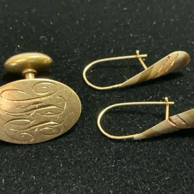 14k Scrap Gold Single Cuff-Link & Earrings (3.62 Grams Total)
