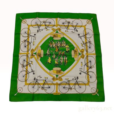 Sale Photo Thumbnail #78: Hermes Les Becanes Silk Scarf in Green and Yellow