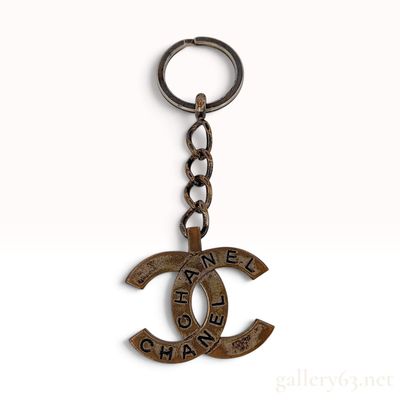 Sale Photo Thumbnail #67: Chanel Gold-Tone Spring 1998 CC Logo Keychain