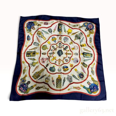 Sale Photo Thumbnail #114: Hermes Qu'importe le flacon Silk Carre 90