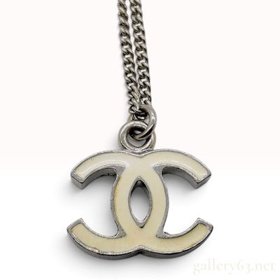 Sale Photo Thumbnail #213: Chanel 2007 Continuous Collection Enamel CC Logo Pendant Necklace