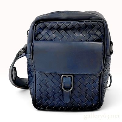 Sale Photo Thumbnail #195: Bottega Veneta Navy Blue Intrecciato Leather Messenger Bag