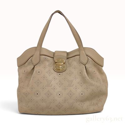 Sale Photo Thumbnail #216: Louis Vuitton Mahina XL Perforated Leather Tote Bag in Taupe